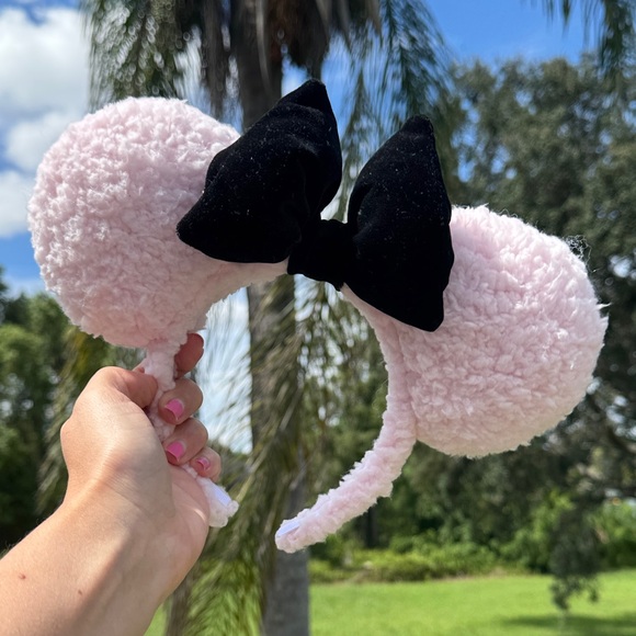 MARHAE Sherpa Velvet Minnie Ears Pink Black - Picture 6 of 6
